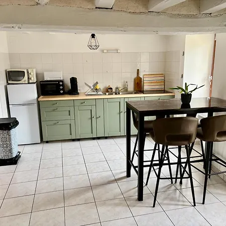 Appartement Situe Au Coeur De Brissac-Quince Extérieur photo