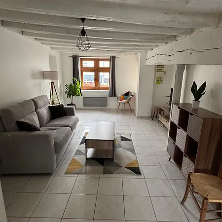 Appartement Situe Au Coeur De Brissac-Quince Extérieur photo